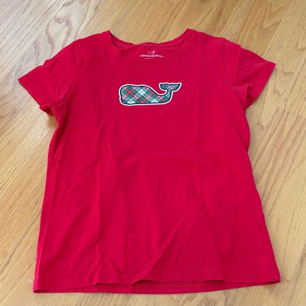 Vineyard vines women’s short sleeve red T-shirt plaid whale size small